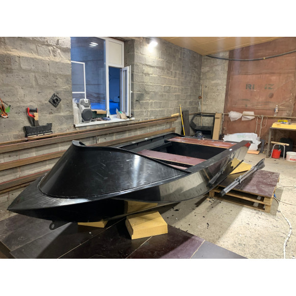 Лодка Киммерия 400R с козырьком из пнд